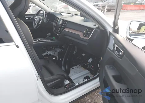 2019 Volvo Xc60 T6 Inscription z USA, uszkodzony, nr VIN YV4A22RL0K1342162